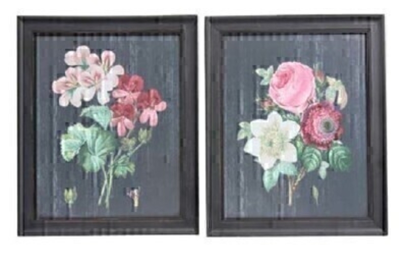 Shabby chic floral posy wall pictures framed in antiqued wood - choice of 2 designs - by designer Gisela Graham.  Ideal for displaying in your home.  Please note this is for 1 picture only if you would like the set please order x2.   Size (LxWxD) 29cm x